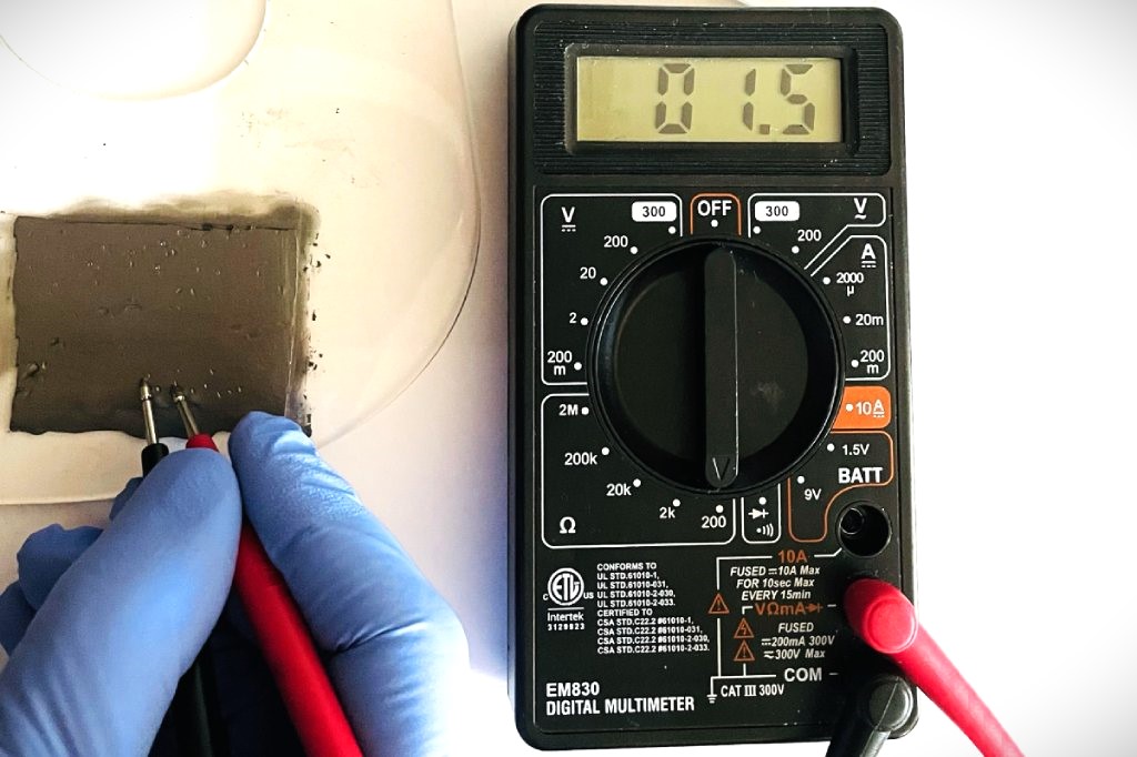 Conductive Paint simple circuit